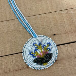 Vintage Native American Beaded Flower Necklace